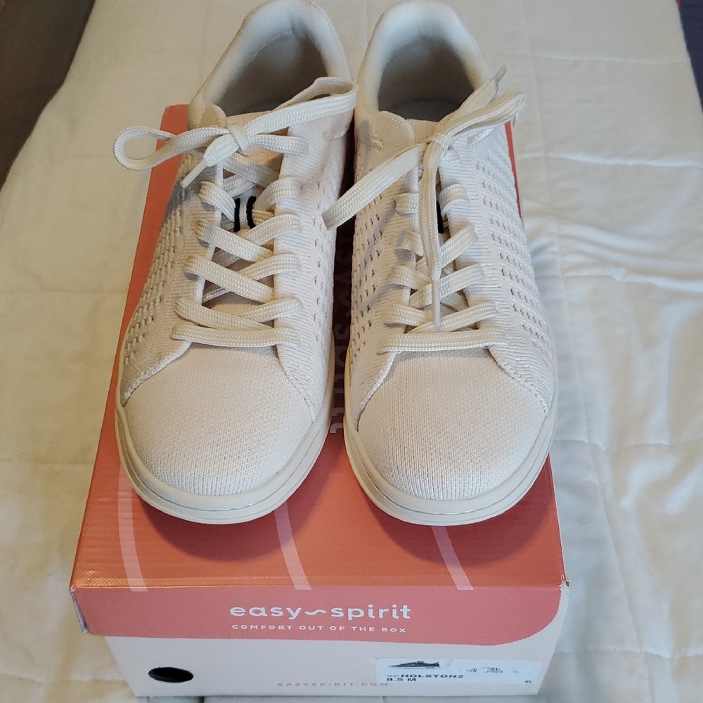 easy spirit Women's Ivory Holston 2 Knit Sneakers 8.5